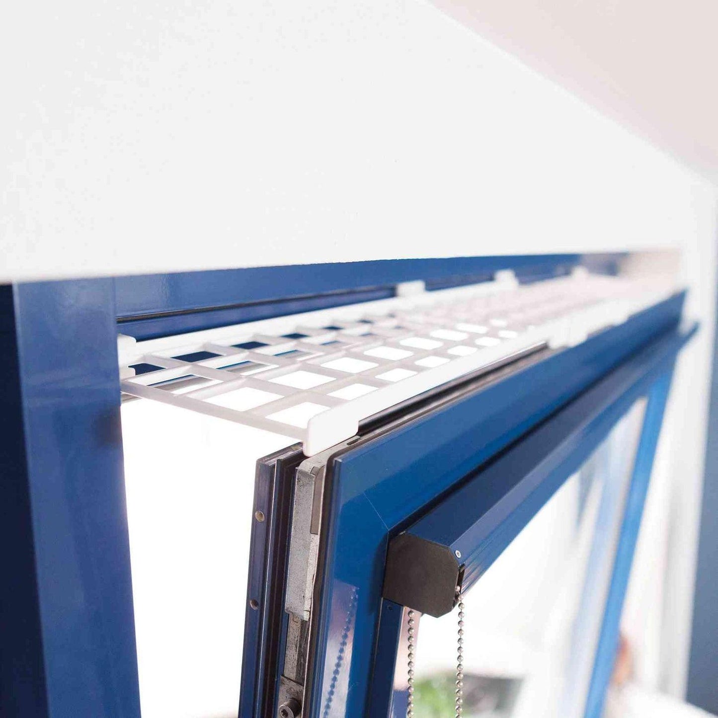 Trixie Protect. grille f. windows, top/bottom, adjustable, 75-125 x 16 cm, white.