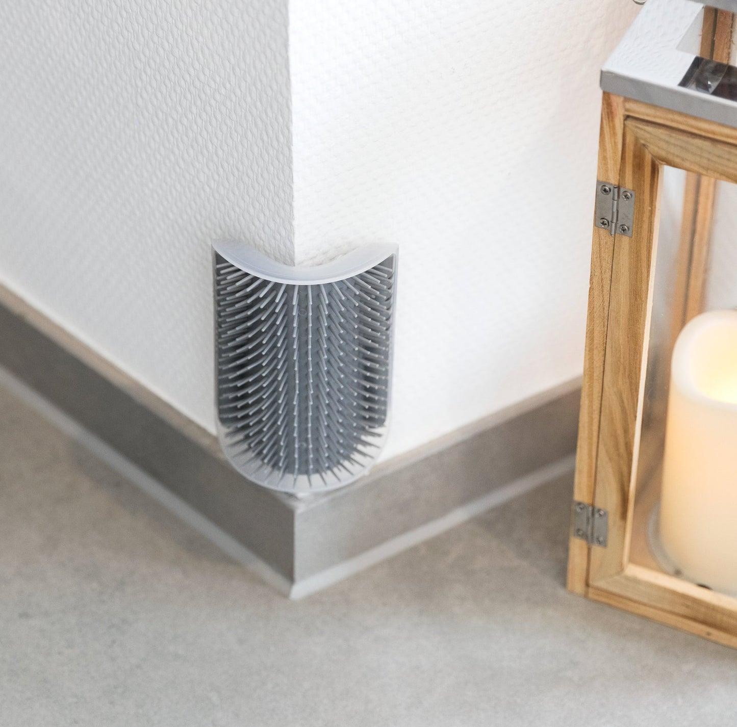 Trixie Corner massage brush, cat, 8 Ç? 13 cm, grey