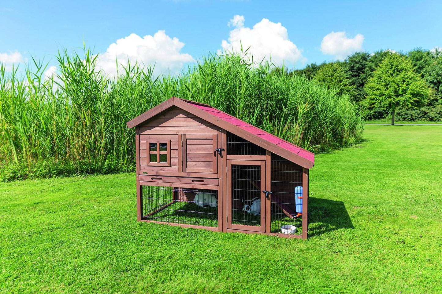 Trixie natura small animal hutch with outdoor run, 151 x 107 x 80 cm, brown.