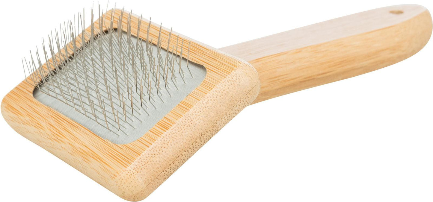 Trixie Soft brush, bamboo/metal, 7 x 16 cm.