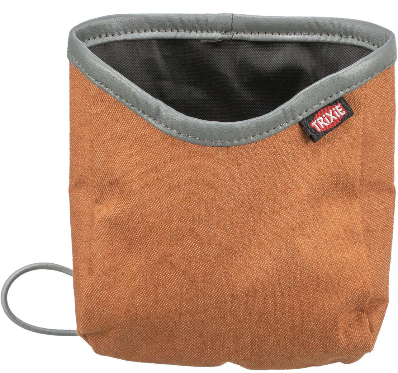 Trixie Pocket Treat snack bag, 15 x 15.5 x 3 cm.