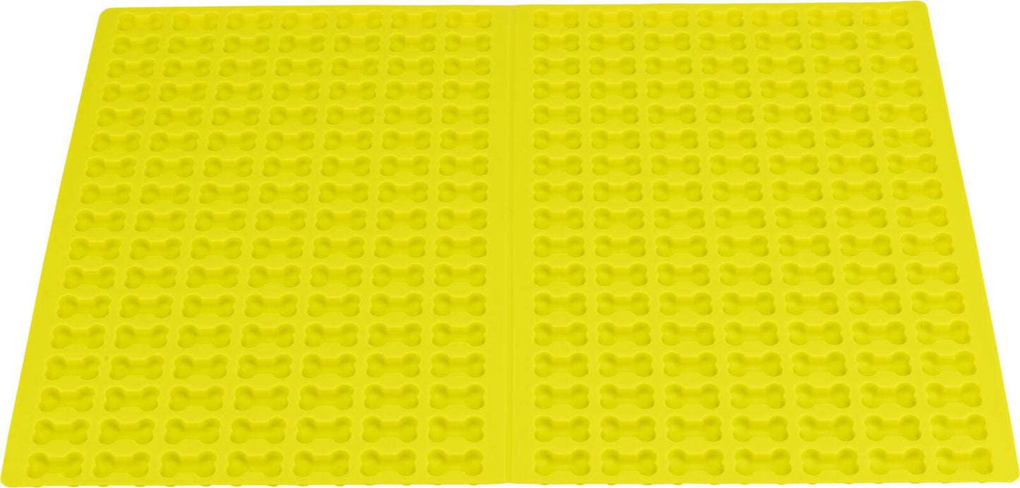 Trixie Baking mat with bones, silicone, 38 x28 cm.